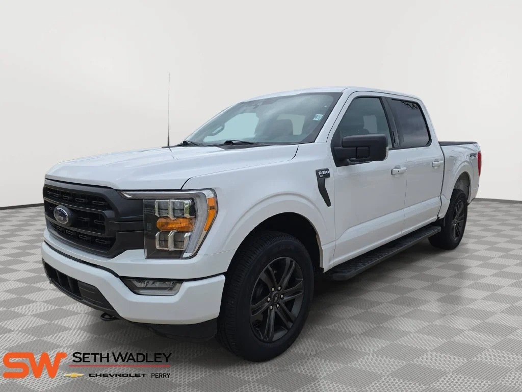 Used 2021 White Ford XLT image 3