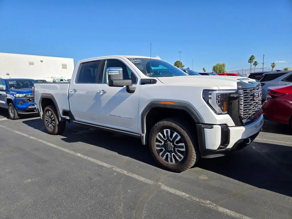 2025 GMC Sierra 4WD Crew Cab Long Box Denali Ultimate's photo