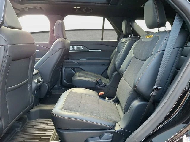 New 2026 Agate Black Metallic Ford Tremor image 6