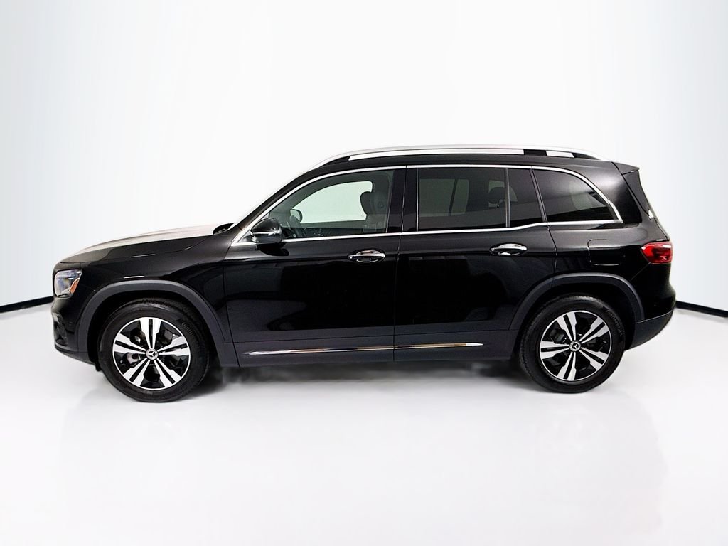 Used 2025 Night Black Mercedes-Benz GLB 250 image 8