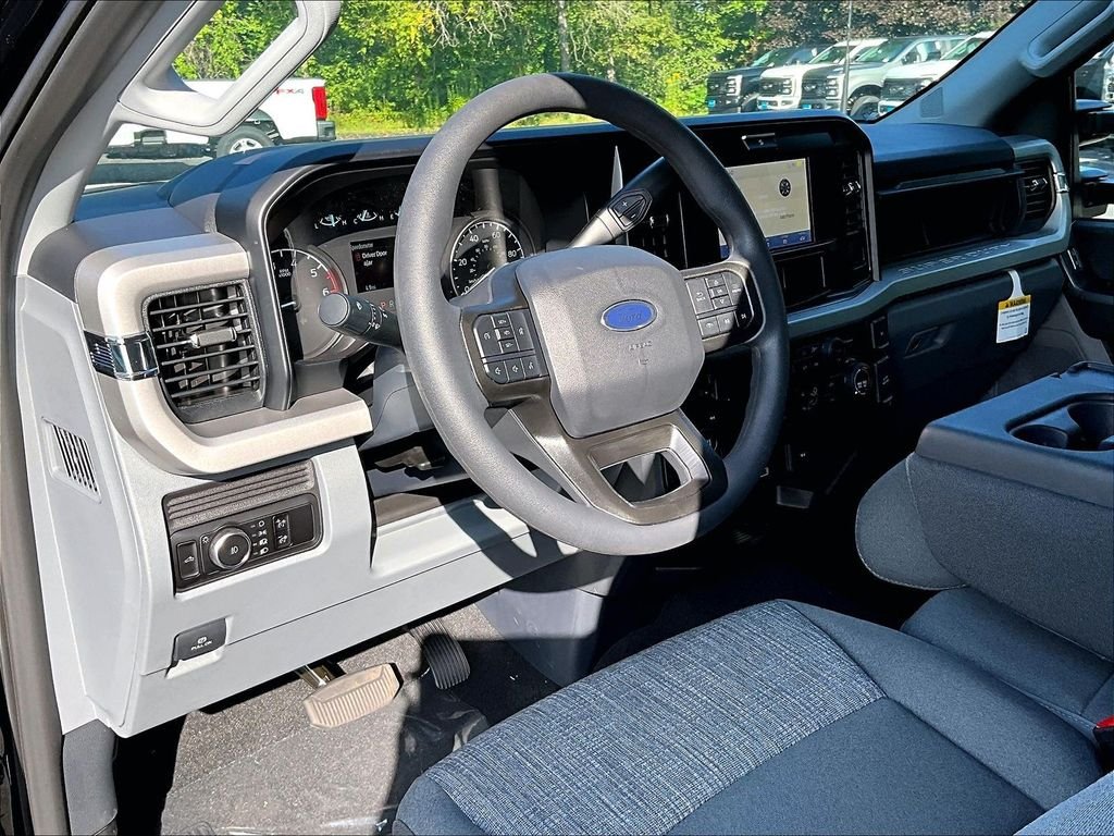 New 2026 Agate Black Metallic Ford XLT image 6