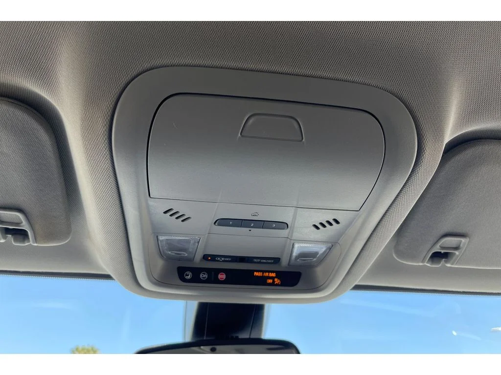 Used 2023 Summit White GMC SLT image 25
