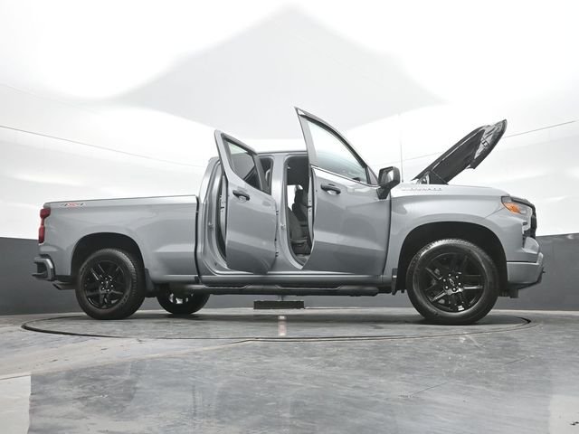 Used 2025 Gray Chevrolet Custom image 31