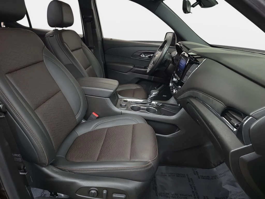 Used 2023 Red Chevrolet High Country image 30