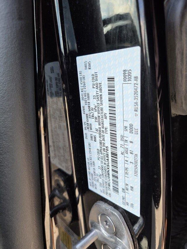 Used 2025 Agate Black Metallic Ford ST-Line image 35