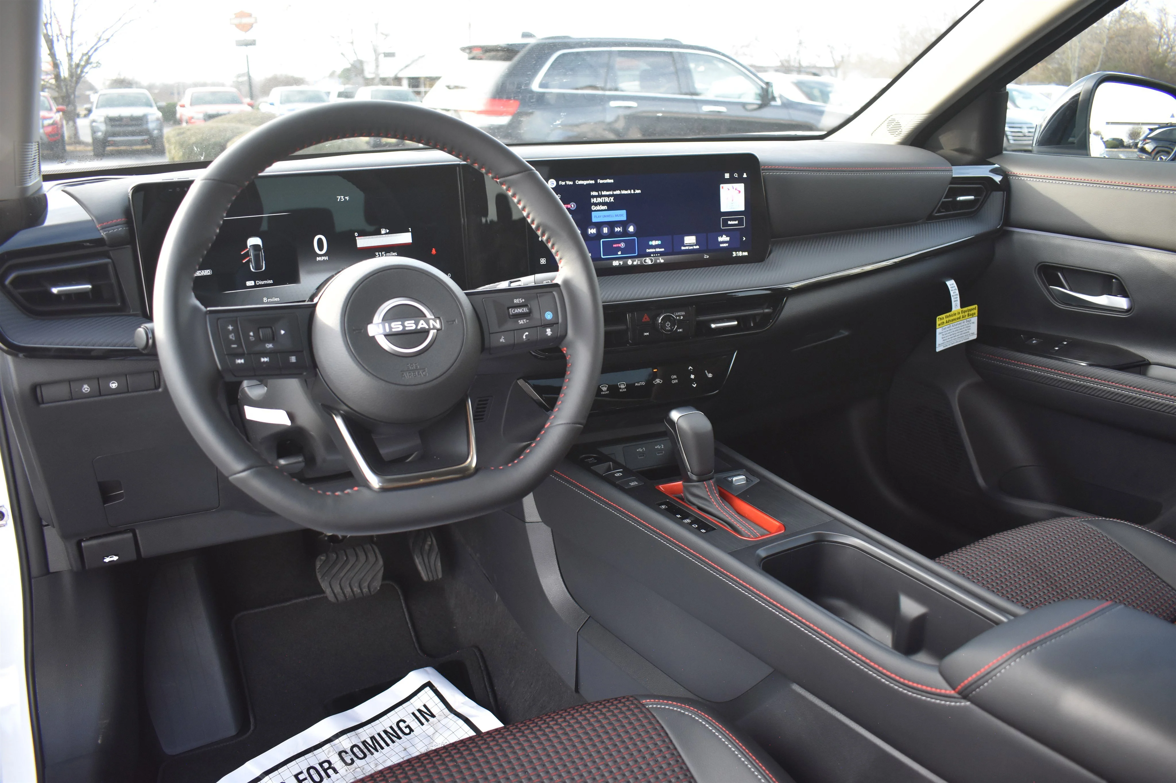 New 2026 Aspen White Tricoat/Super Black Nissan SR image 19