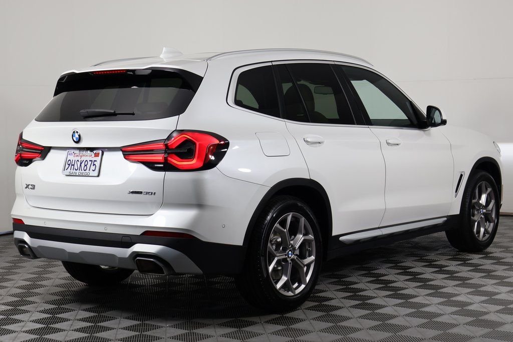 Used 2023 Mineral White Metallic BMW xDrive30i image 4