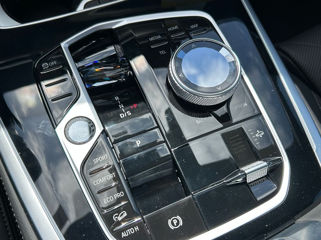 New 2027 Mineral White Metallic BMW xDrive40i image 28