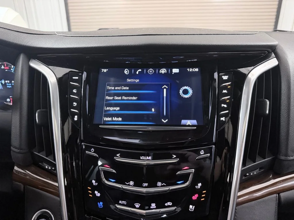 Used 2020 Gray Cadillac Luxury image 20