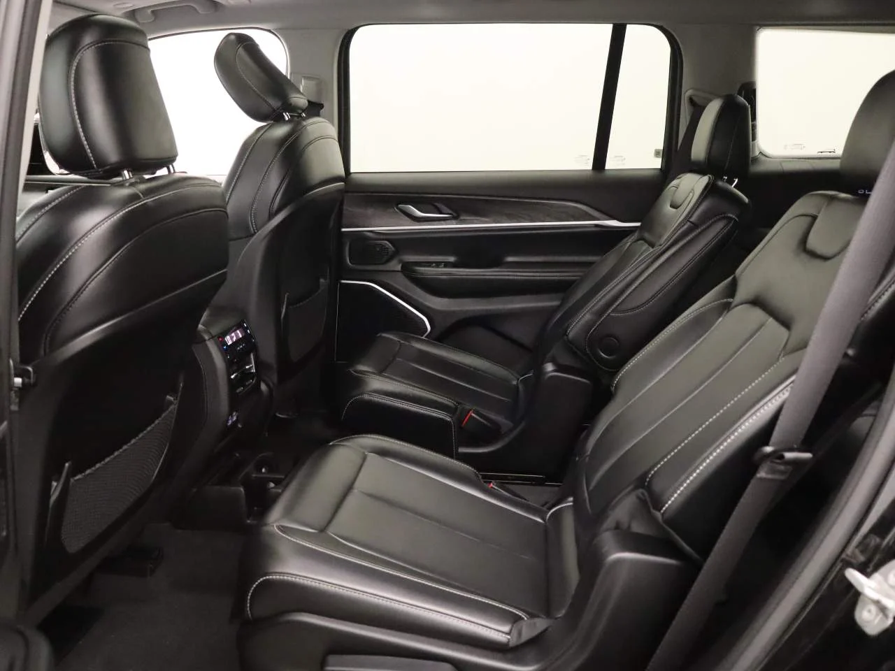 Certified Used 2021 Diamond Black Jeep Limited image 17