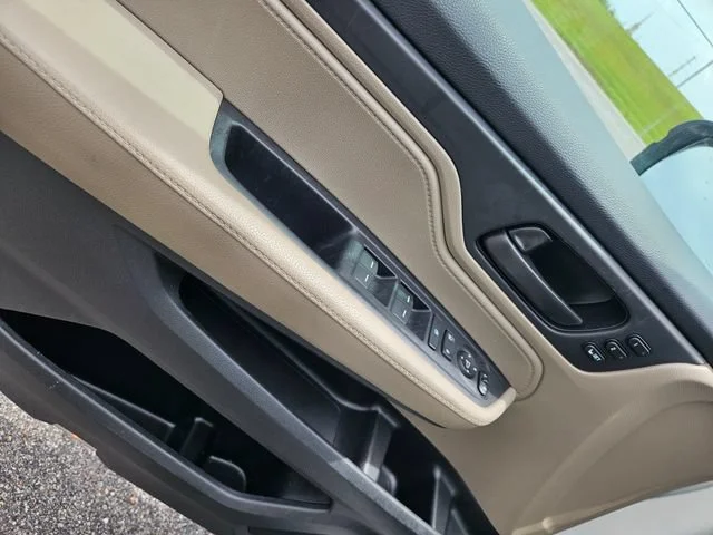 Used 2019 White Honda EX-L image 10