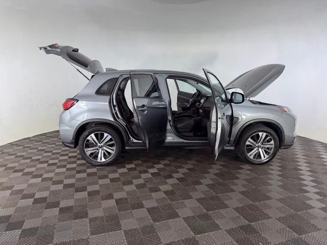 Used 2023 Gray Mitsubishi 2.0 SE image 11