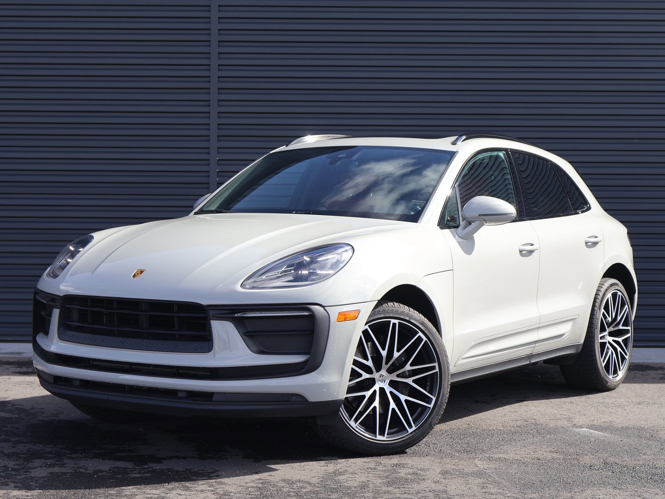 2022 Porsche Macan Base