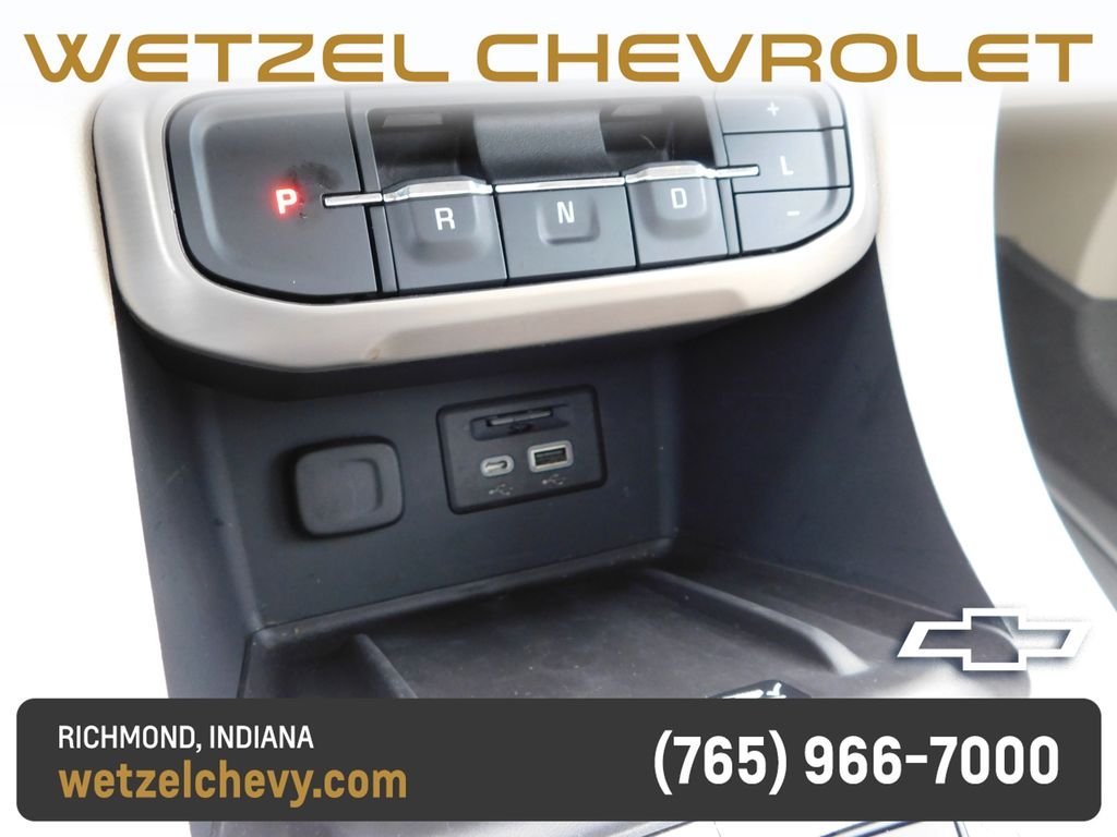 Used 2023 White GMC Denali image 46
