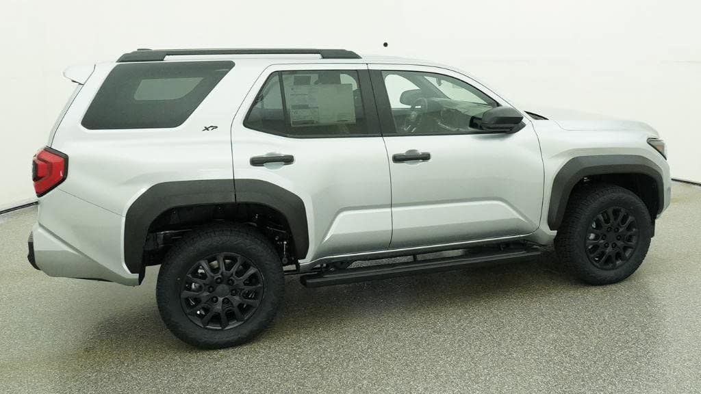 Used 2026  Toyota SR5 image 9