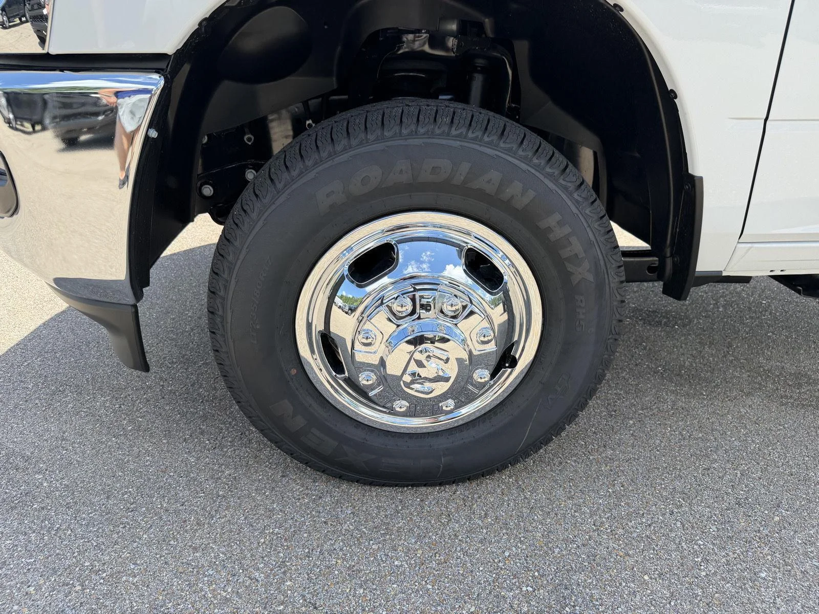 New 2026 Bright White Clear-Coat Exterior Paint RAM Tradesman image 20