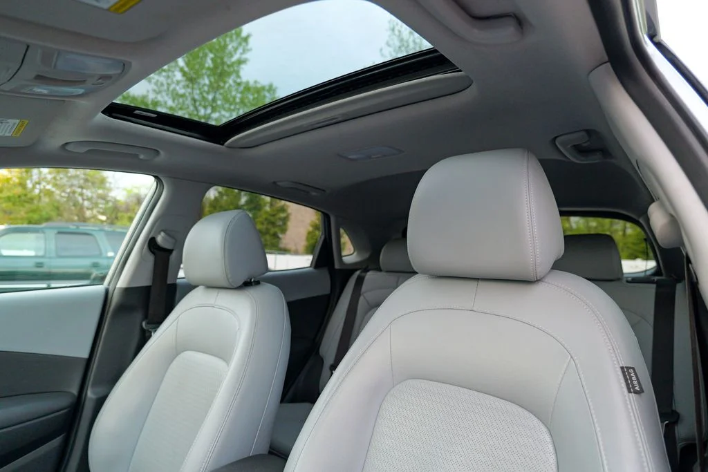 Used 2019 Sonic Silver Hyundai Limited image 23