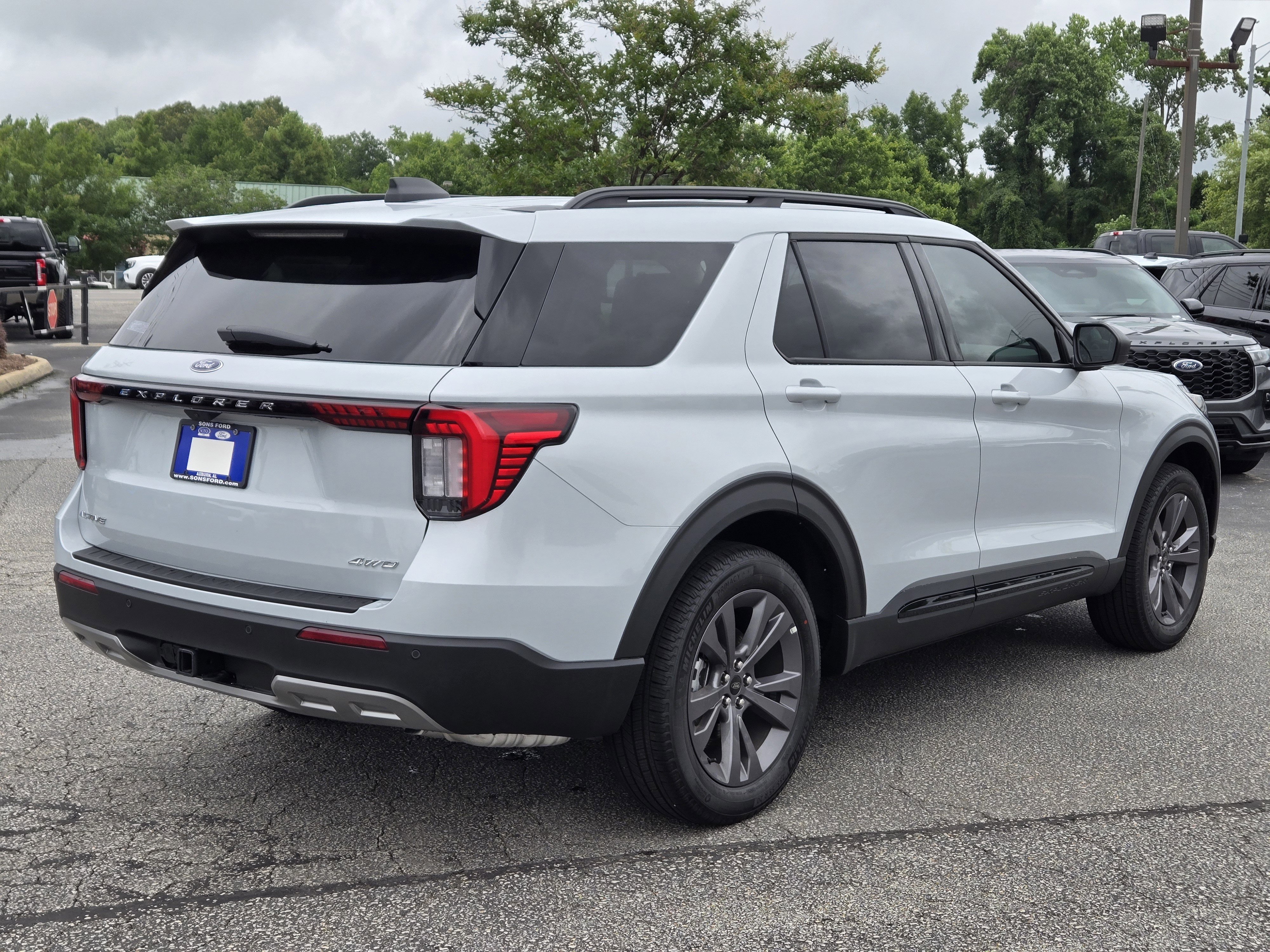 New 2026 Space White Metallic FORD Active image 8