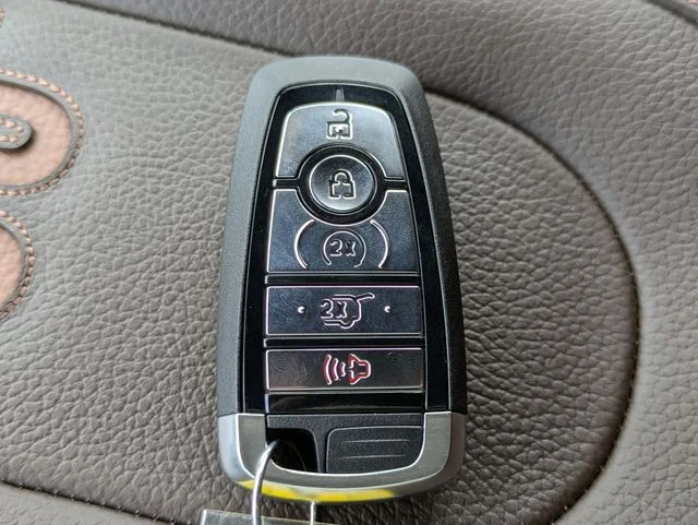 New 2026 Gray Ford King Ranch image 30