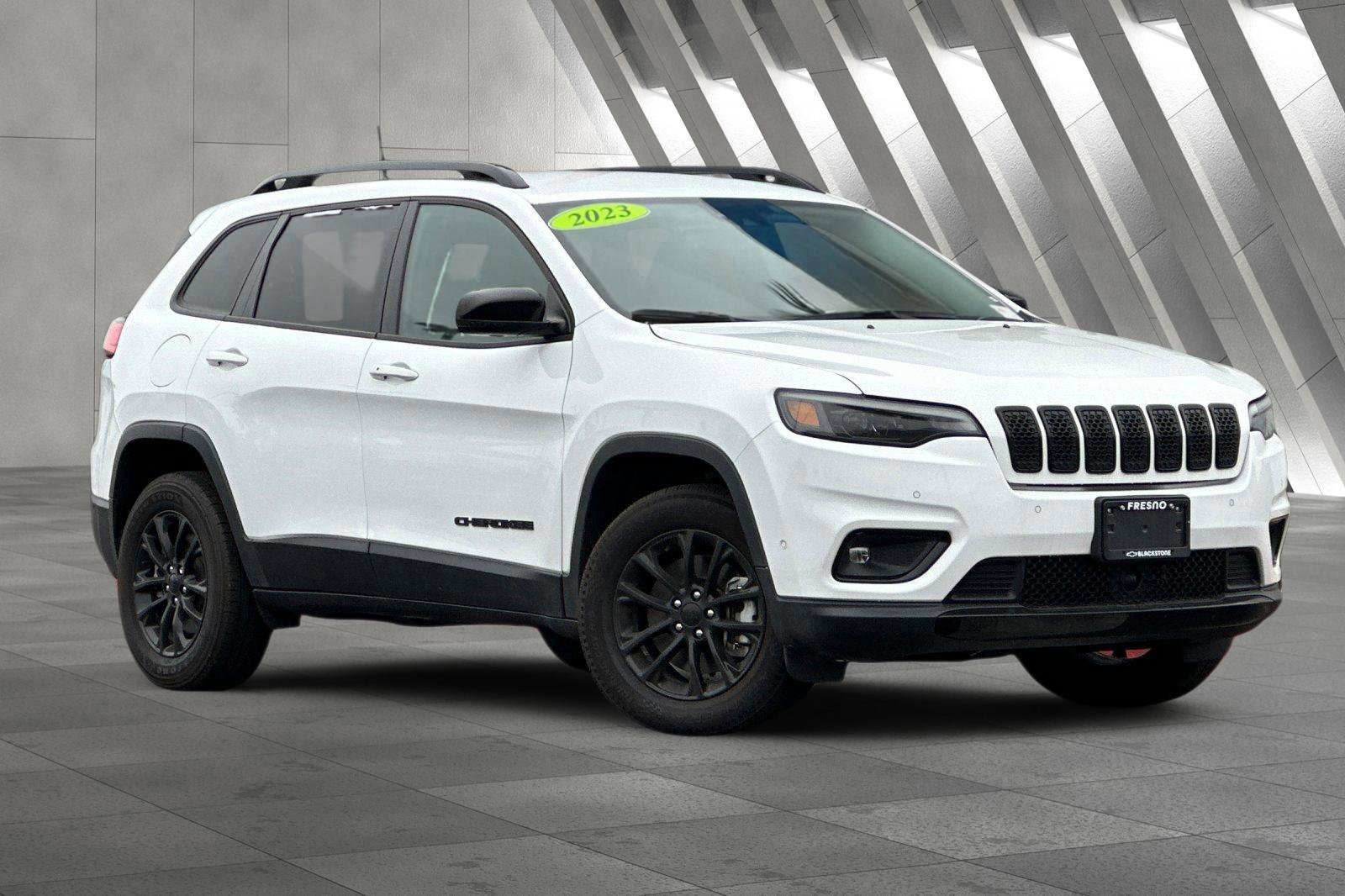 2023 Jeep Cherokee Altitude Lux
