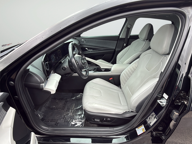Used 2023 Black Hyundai Limited image 10