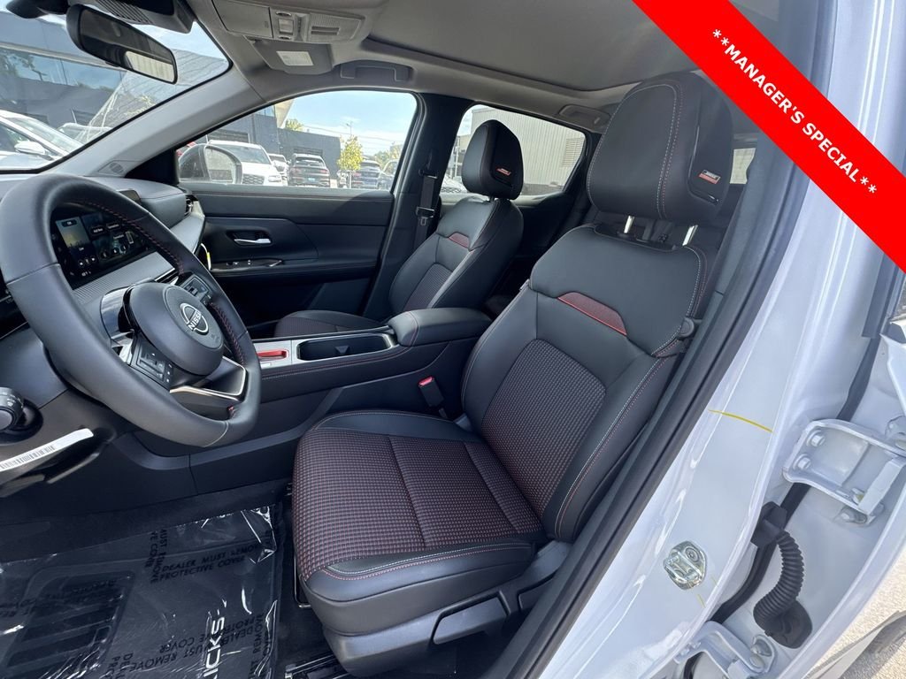 2025 Nissan Kicks SR AWD - Photo 11