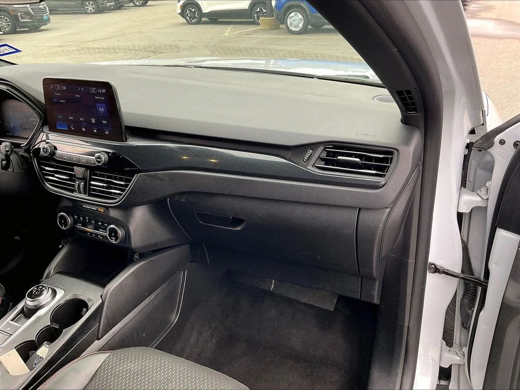 Used 2025 Silver Metallic Ford ST-Line Select image 12