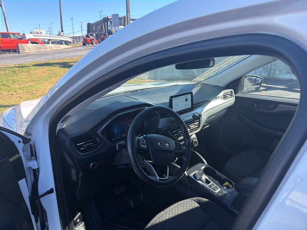 Used 2023 White Ford Active image 15