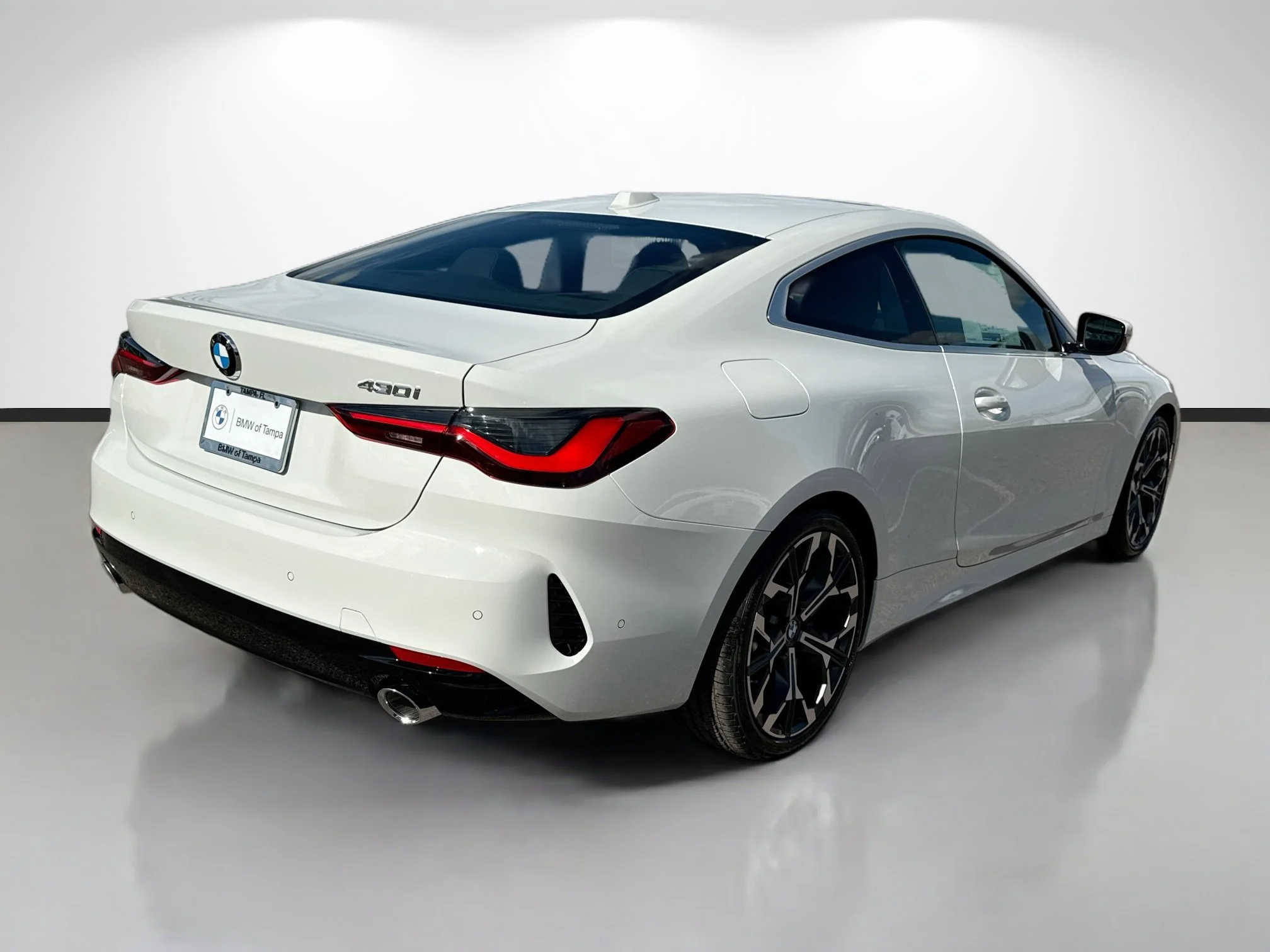 New 2026 Alpine White BMW 430i image 3