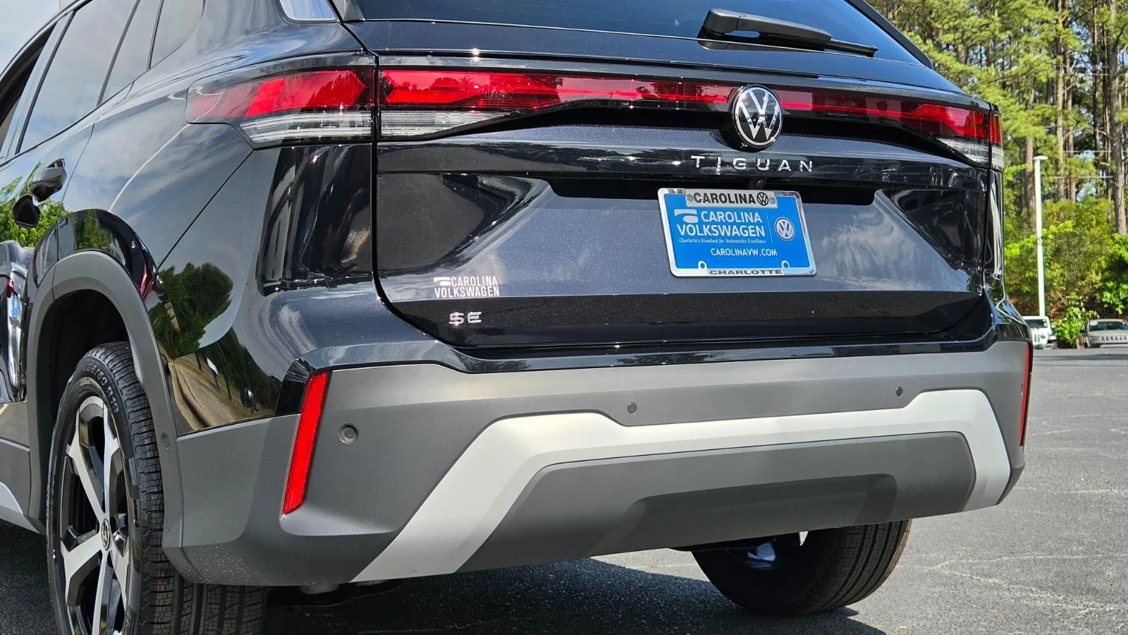 New 2026 Deep Black Pearl Volkswagen SE image 11