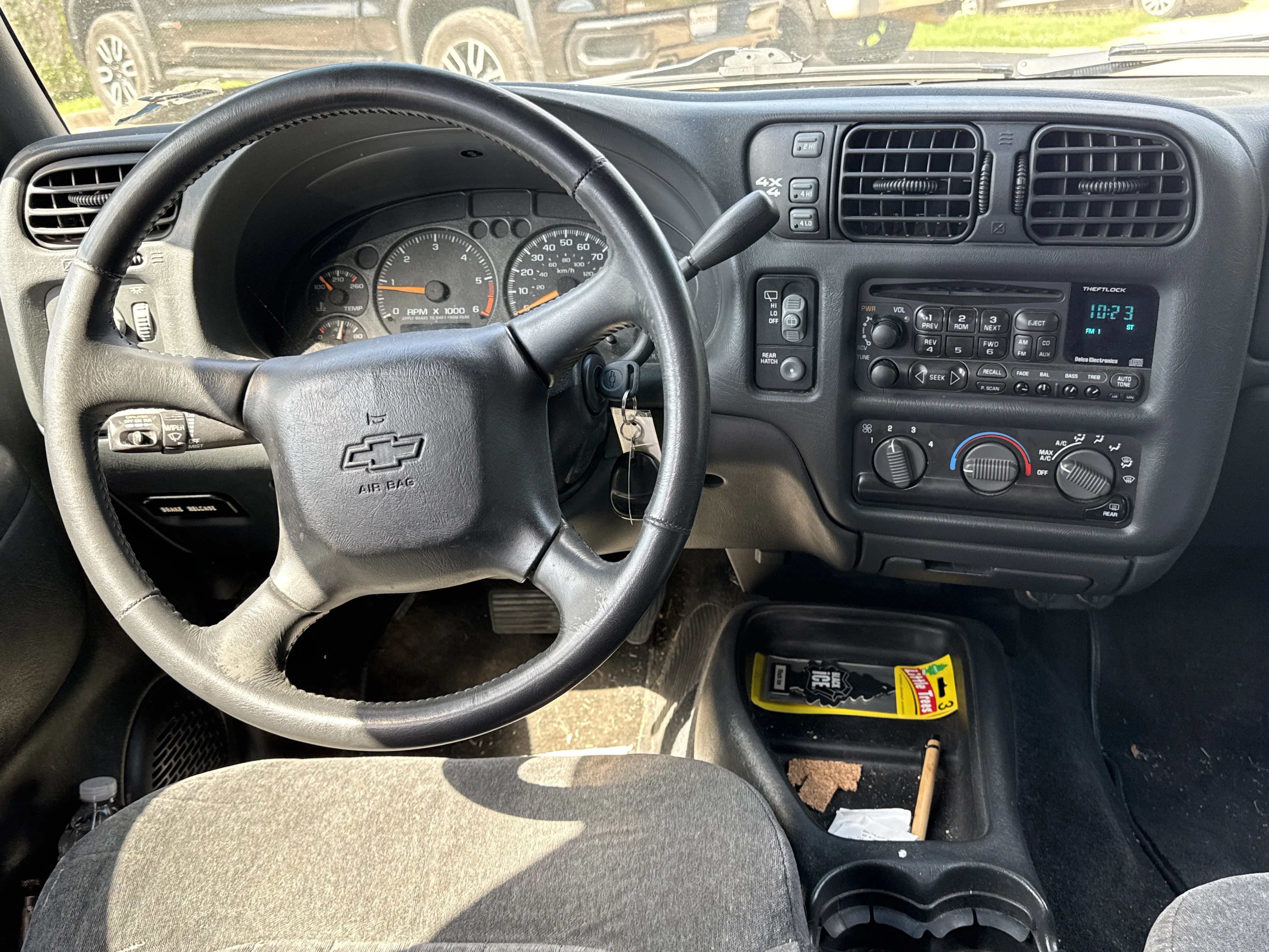 Used 2002 Light Pewter Metallic Chevrolet LS 4WD image 4