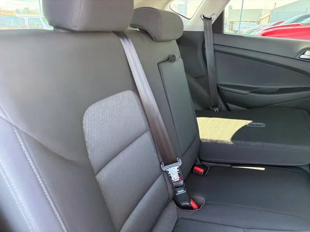 Used 2018 Black Noir Pearl Hyundai Value image 12