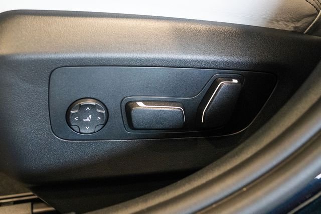 New 2026 Carbon Black Metallic BMW Base image 26