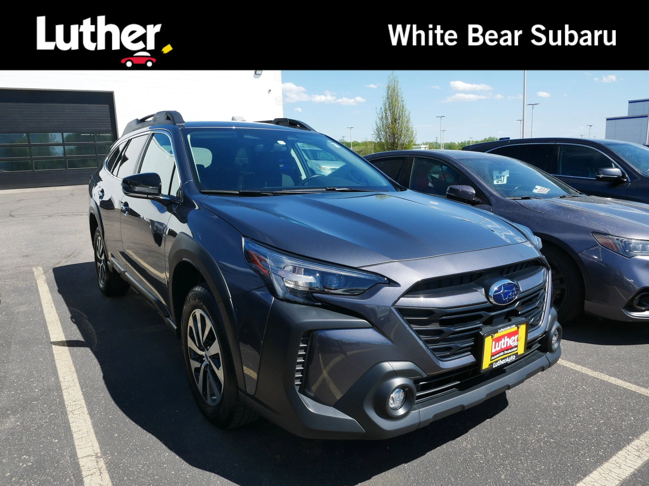 2025 Subaru Outback Premium's photo