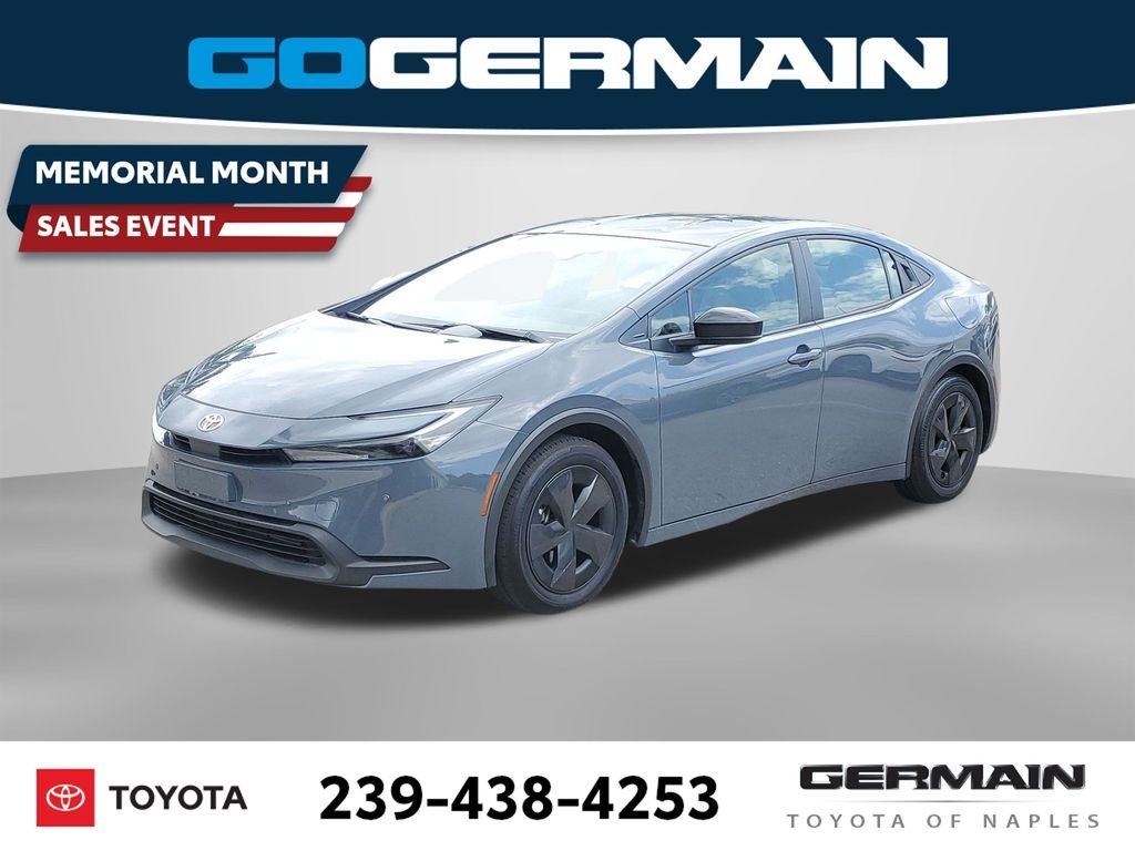 2026 Toyota Prius LE FWD's photo