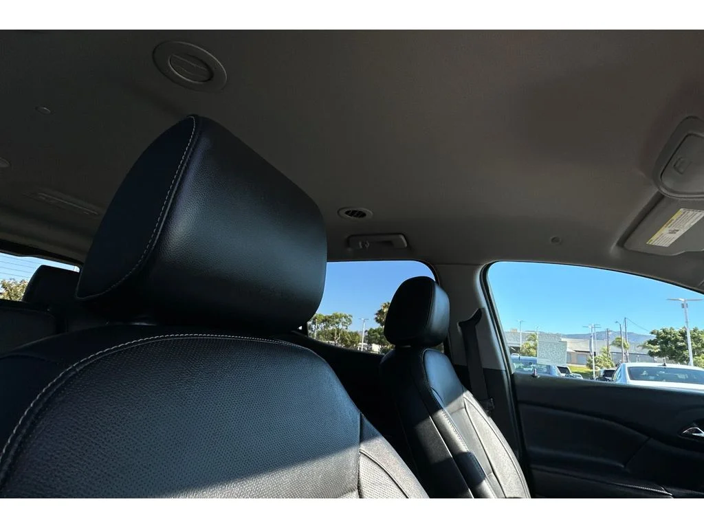 Used 2017 Summit White GMC SLT image 21