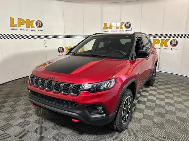 New 2026 Red Hot Pearl-Coat Exterior Paint Jeep Trailhawk image 9