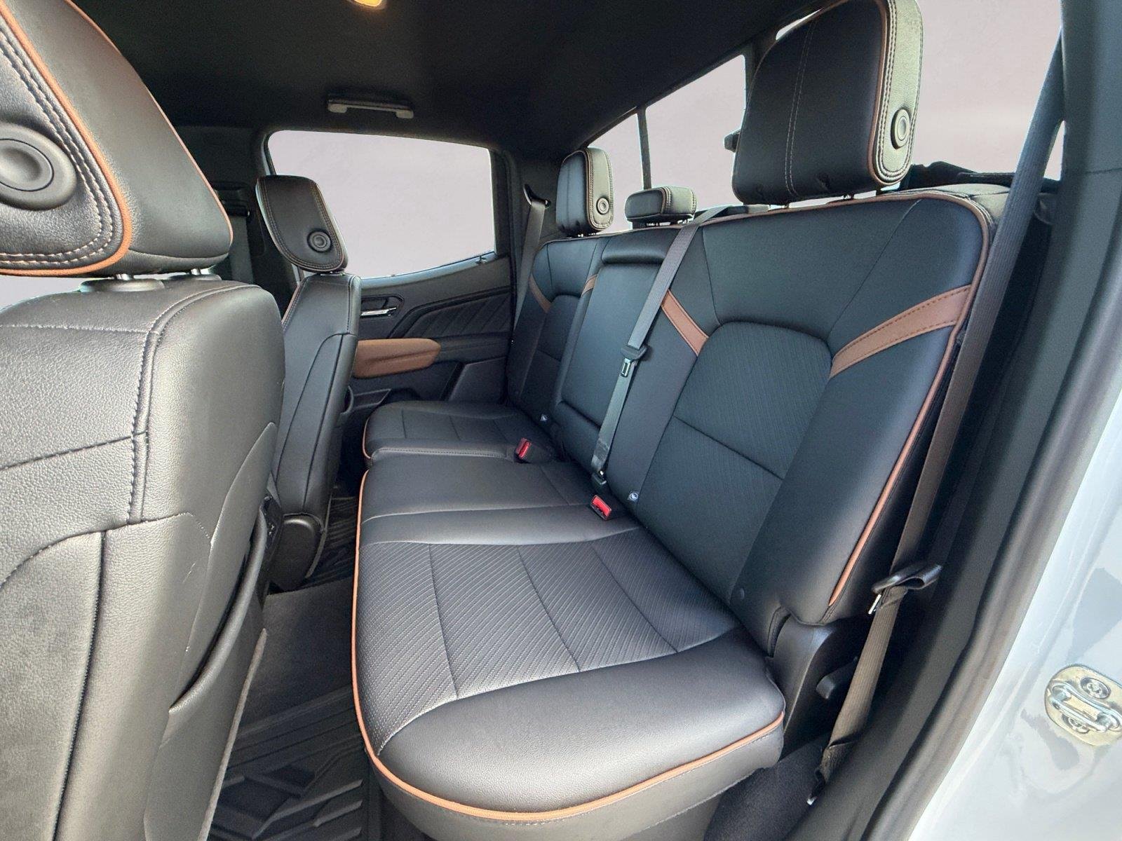 2025 GMC Canyon AT4 - Photo 13