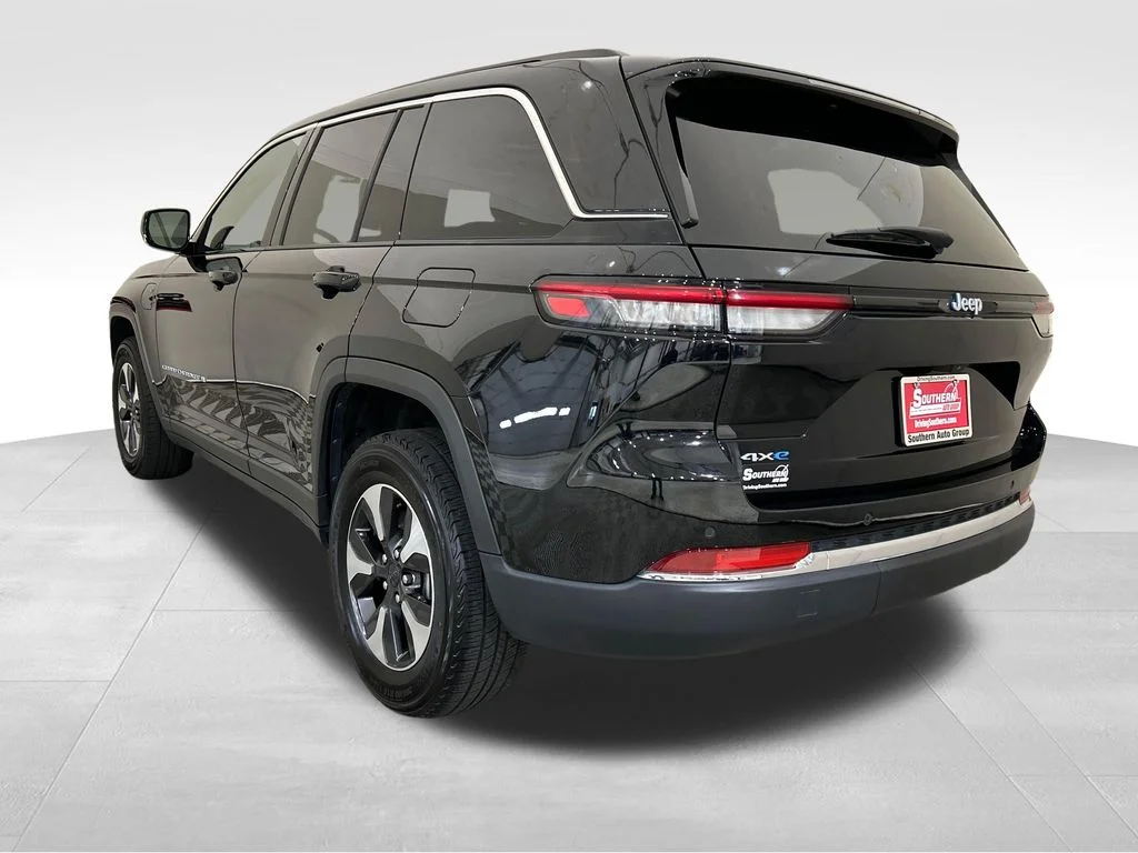 Used 2024 Black Jeep 4xe image 3
