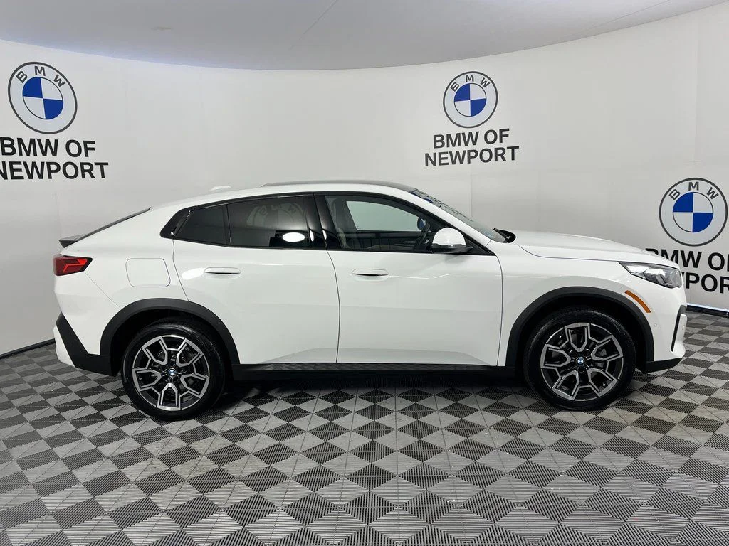 2025 BMW X2 28i - Photo 9