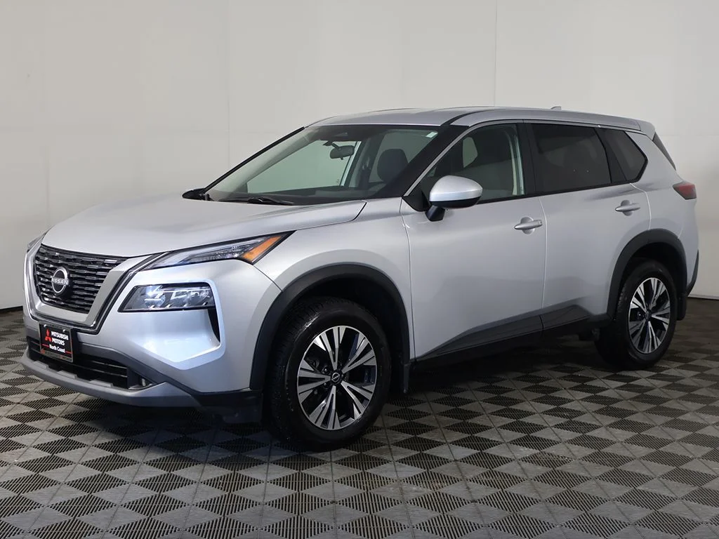 Used 2023 Silver Nissan SV image 7
