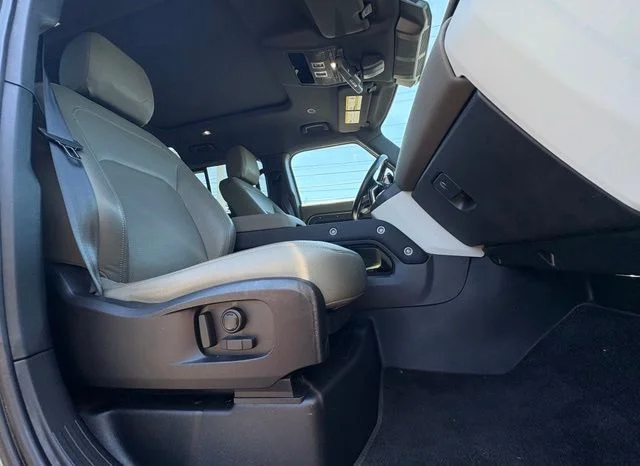 Certified Used 2023 Green Land Rover S image 40