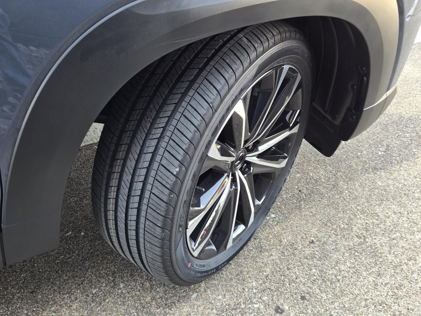 View vehicle photo 5