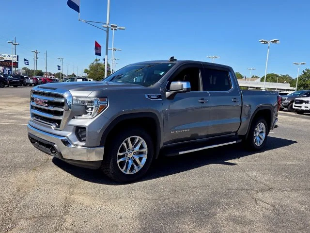 Used 2020 Gray GMC SLE image 3
