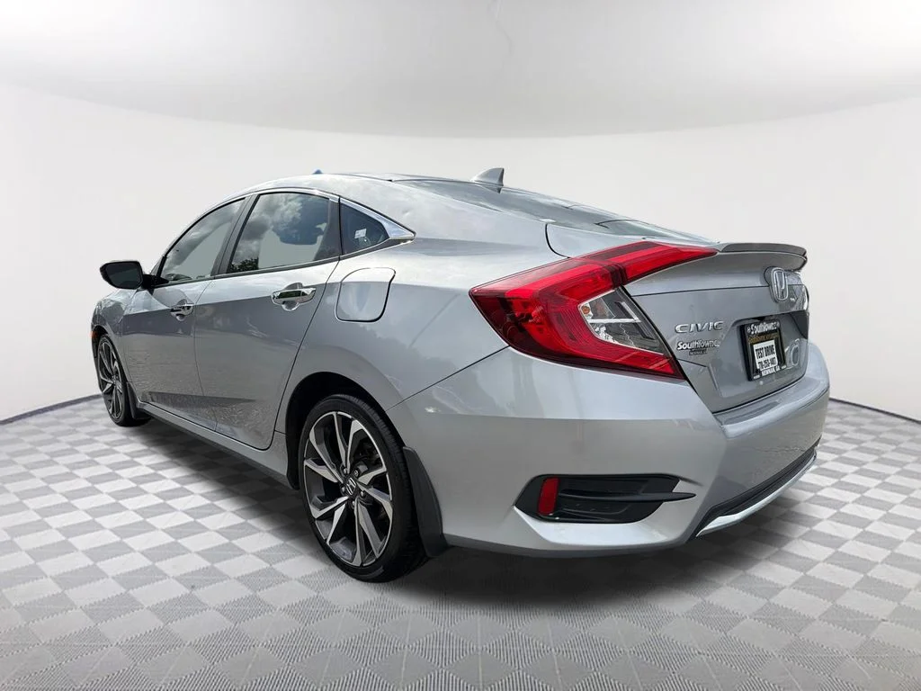 Used 2020 Silver Honda Touring image 7