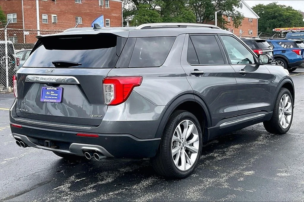 Used 2022 Gray Ford Platinum image 12