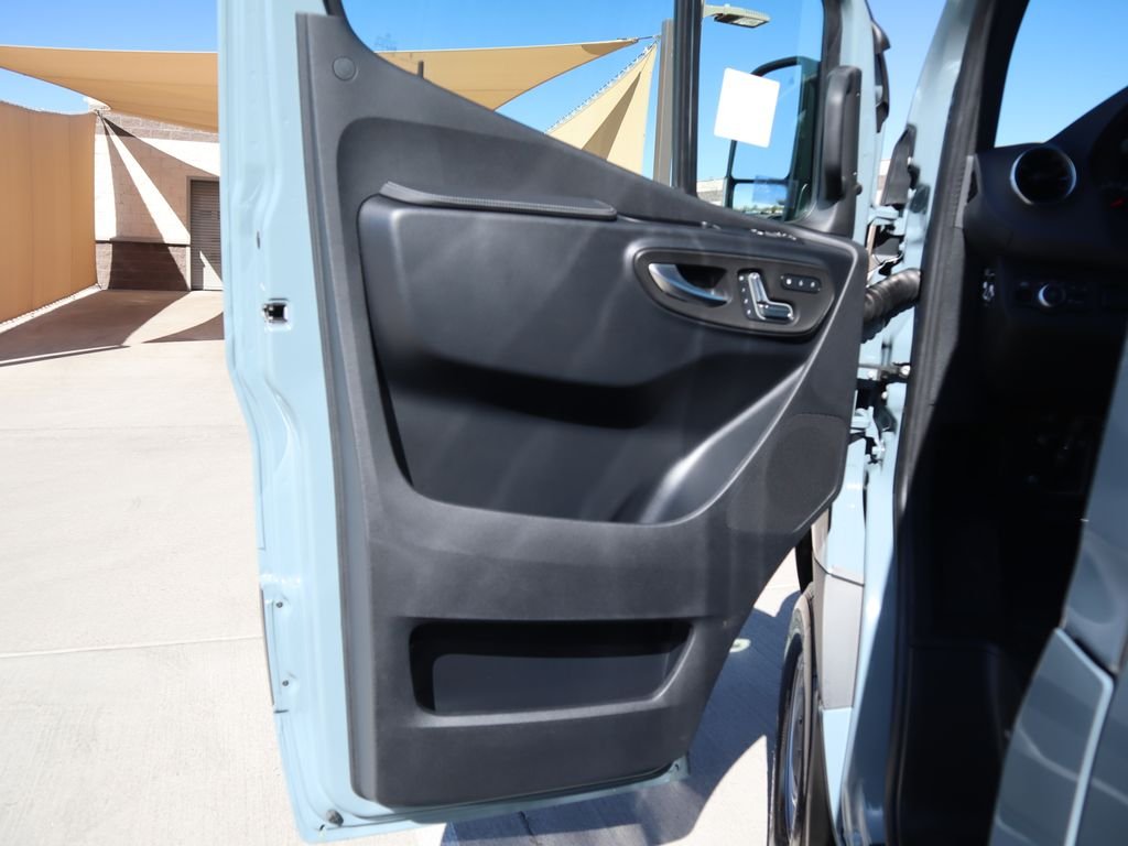 New 2026  Mercedes-Benz Cargo 170 WB image 22