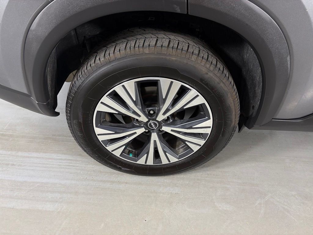Used 2023 Gray Nissan SV image 11