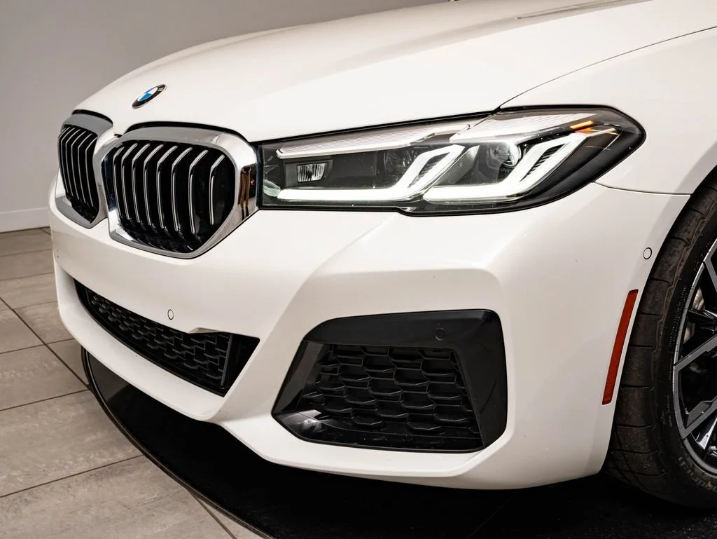Used 2023 Alpine White BMW 530i xDrive image 3