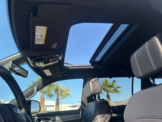 New 2026 White Jeep Summit Obsidian image 23